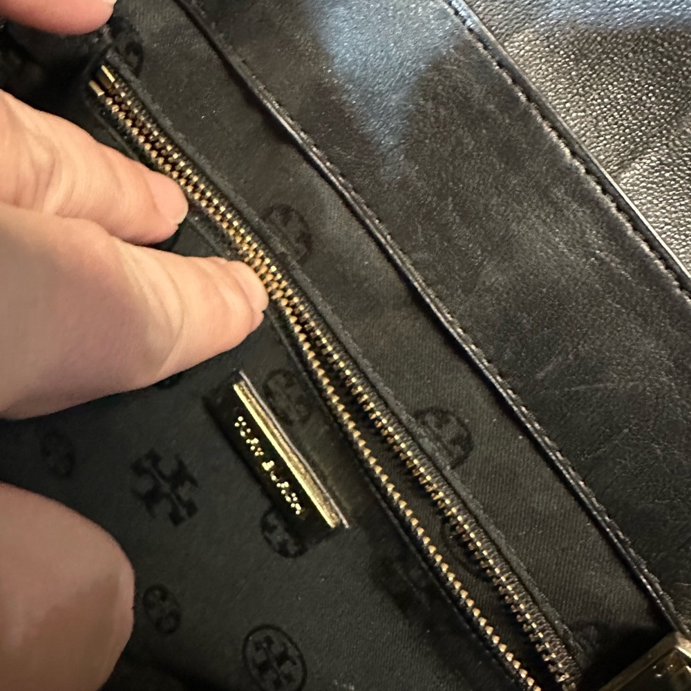 Tory Burch Black Purse - Picture 6 of 6